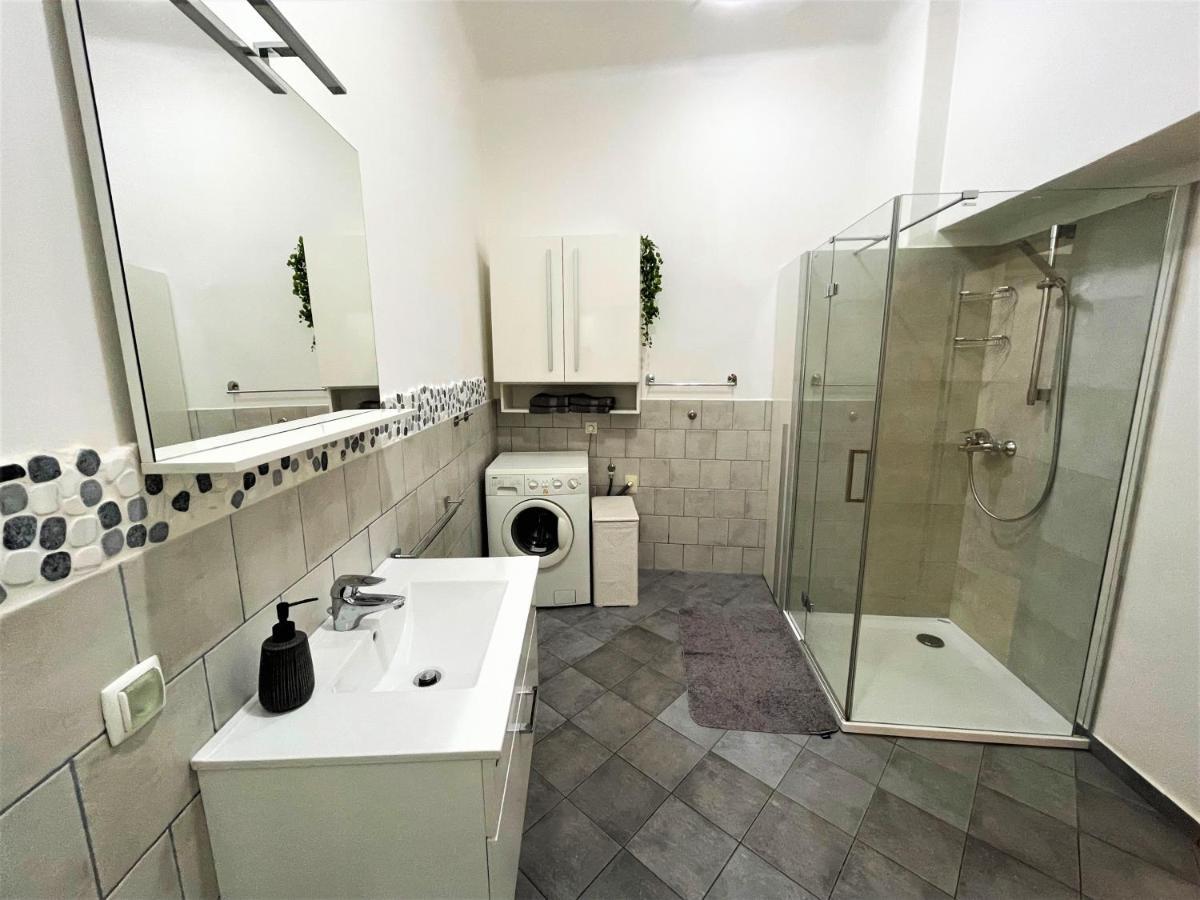 Viktorija Center Apartment *